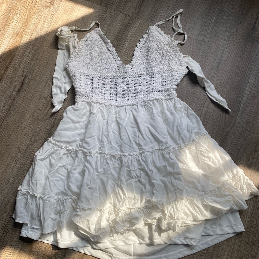 ZAFUL- WHITE DRESS- Size 4 US
